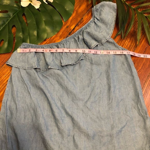 Old Navy Chambray Style Top - Picture 10 of 12
